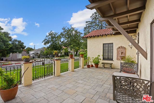 1200 N Cedar Street, Glendale, CA 91207