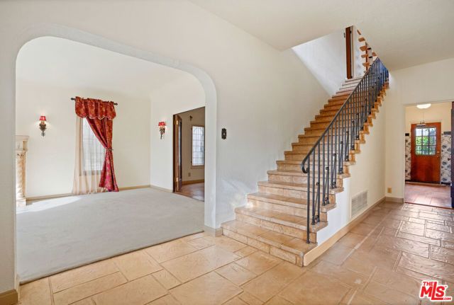 1200 N Cedar Street, Glendale, CA 91207