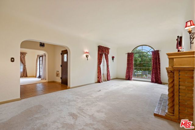 1200 N Cedar Street, Glendale, CA 91207