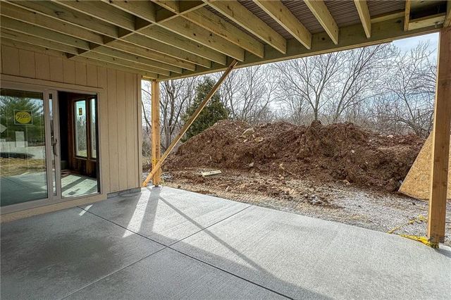 9938 Brockway Street, Lenexa, KS 66220