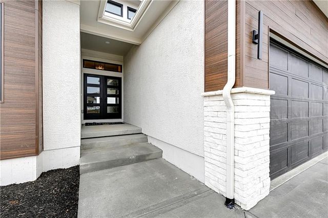 9938 Brockway Street, Lenexa, KS 66220