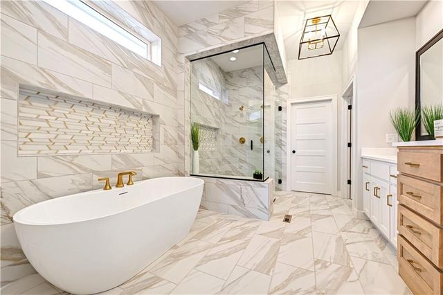 9938 Brockway Street, Lenexa, KS 66220