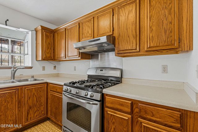 2913 STAR LAKE Place, El Paso, TX 79936