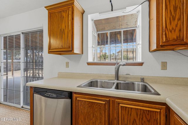 2913 STAR LAKE Place, El Paso, TX 79936