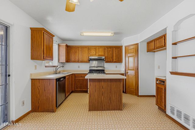 2913 STAR LAKE Place, El Paso, TX 79936