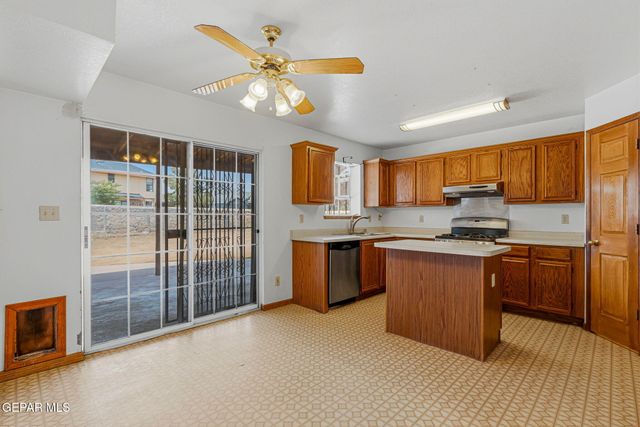 2913 STAR LAKE Place, El Paso, TX 79936