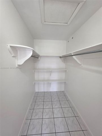 11649 NW 91st Ave, Hialeah Gardens, FL 33018