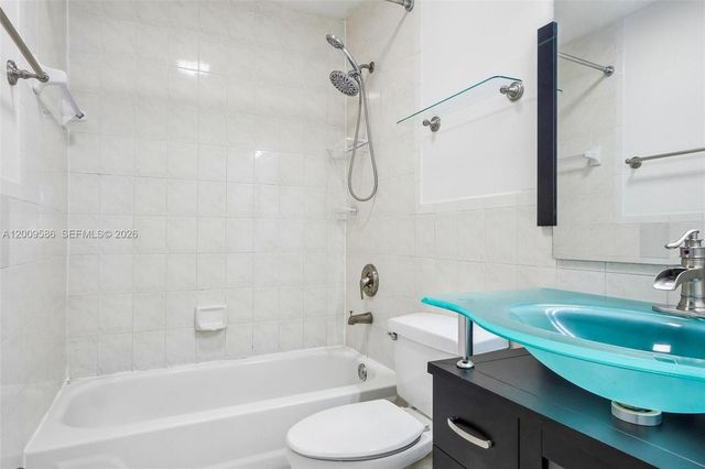 11649 NW 91st Ave, Hialeah Gardens, FL 33018