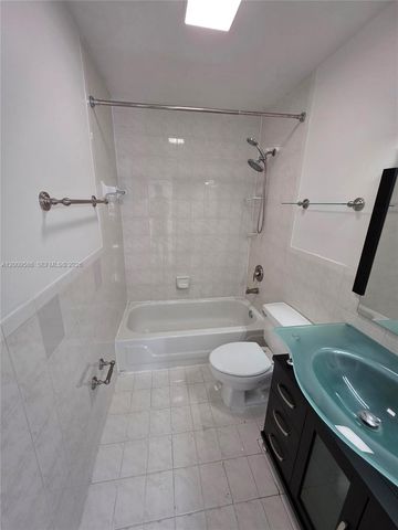 11649 NW 91st Ave, Hialeah Gardens, FL 33018