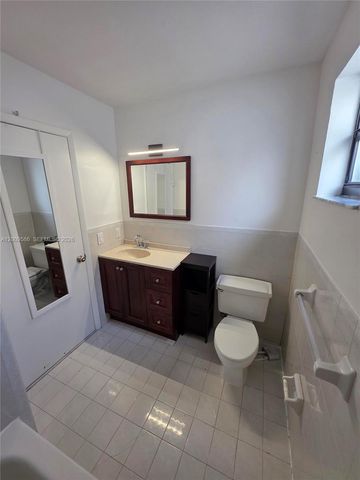 11649 NW 91st Ave, Hialeah Gardens, FL 33018