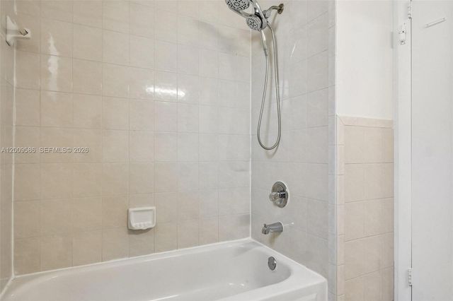 11649 NW 91st Ave, Hialeah Gardens, FL 33018