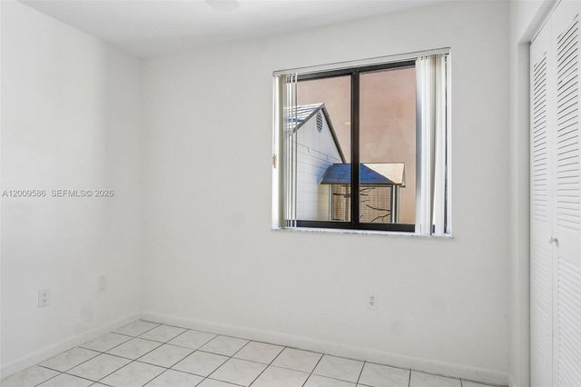 11649 NW 91st Ave, Hialeah Gardens, FL 33018