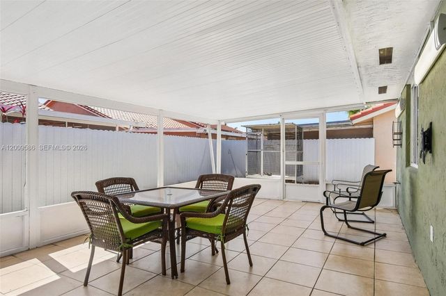 11649 NW 91st Ave, Hialeah Gardens, FL 33018