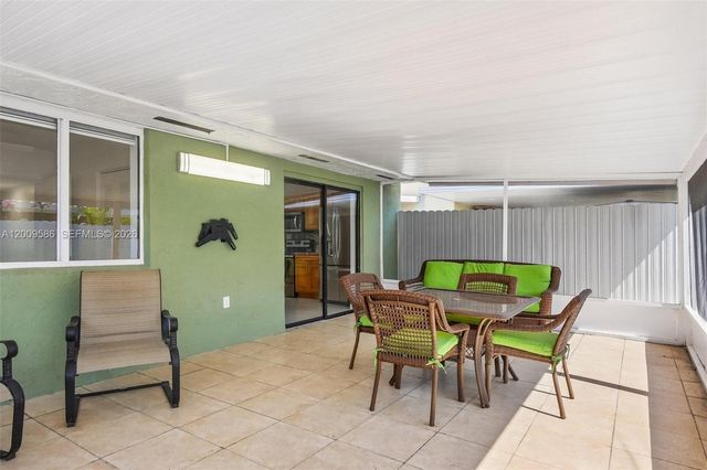 11649 NW 91st Ave, Hialeah Gardens, FL 33018