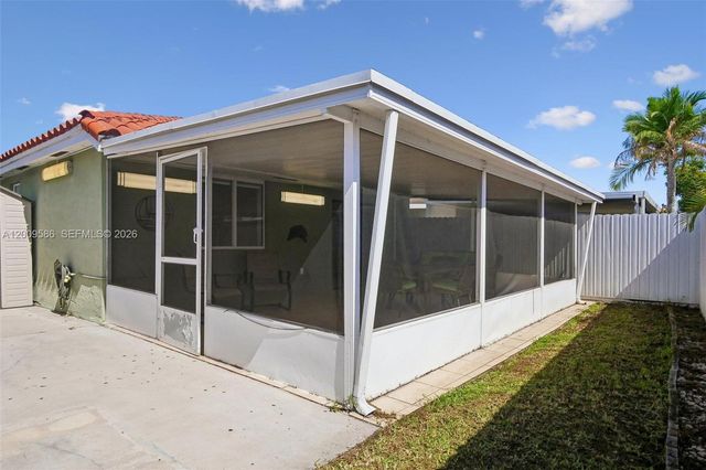 11649 NW 91st Ave, Hialeah Gardens, FL 33018