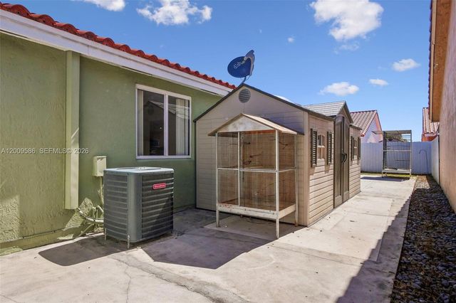 11649 NW 91st Ave, Hialeah Gardens, FL 33018