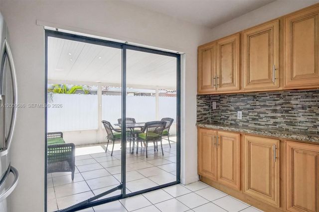 11649 NW 91st Ave, Hialeah Gardens, FL 33018