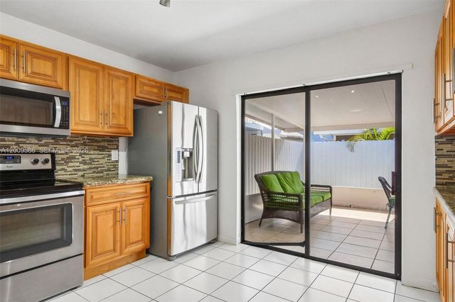 11649 NW 91st Ave, Hialeah Gardens, FL 33018