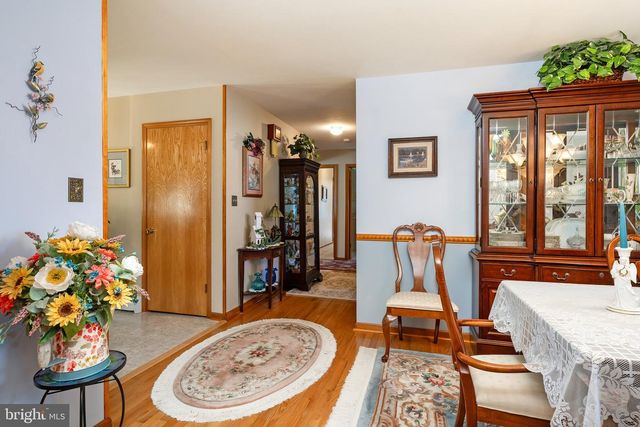 6 STANLEY DR, Robbinsville, NJ 08691