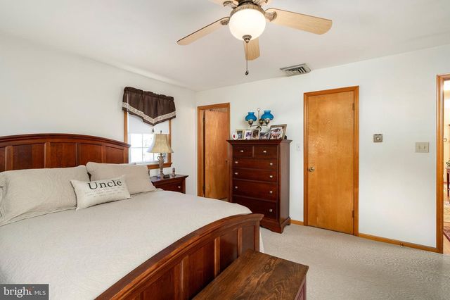 6 STANLEY DR, Robbinsville, NJ 08691