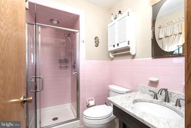 6 STANLEY DR, Robbinsville, NJ 08691