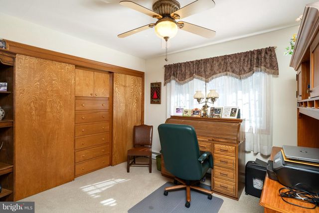6 STANLEY DR, Robbinsville, NJ 08691