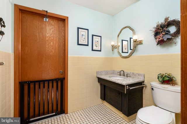 6 STANLEY DR, Robbinsville, NJ 08691