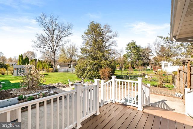 6 STANLEY DR, Robbinsville, NJ 08691