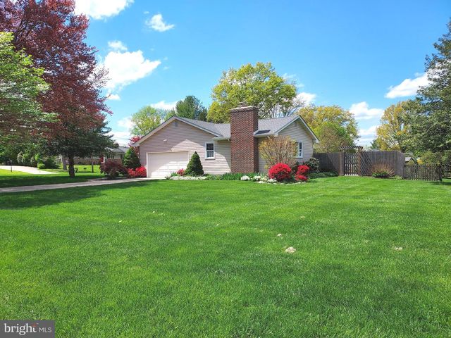 6 STANLEY DR, Robbinsville, NJ 08691