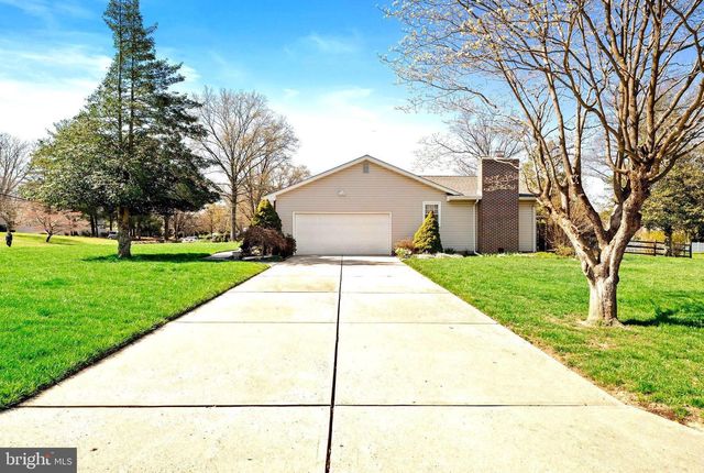 6 STANLEY DR, Robbinsville, NJ 08691