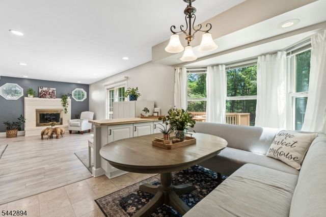 400 Ernest Dr, Hillsborough Twp., NJ 08844