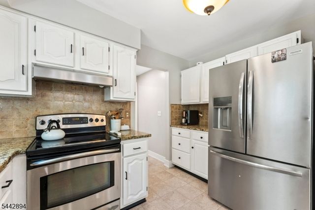 400 Ernest Dr, Hillsborough Twp., NJ 08844