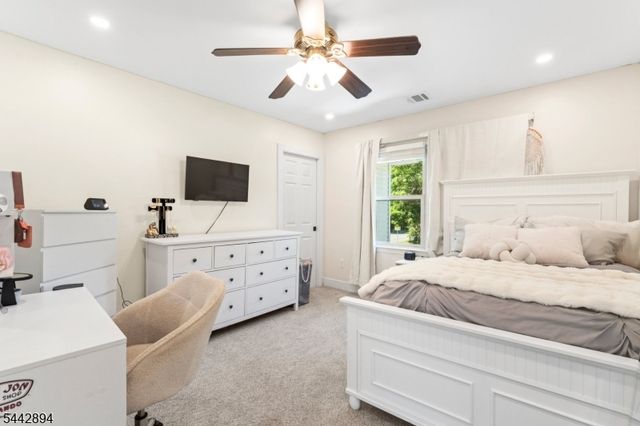 400 Ernest Dr, Hillsborough Twp., NJ 08844
