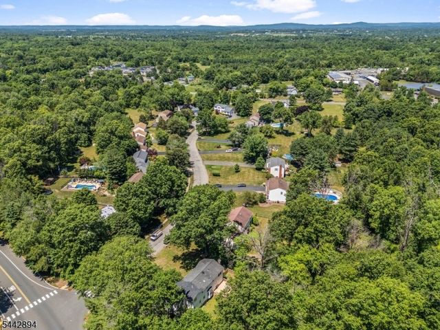 400 Ernest Dr, Hillsborough Twp., NJ 08844