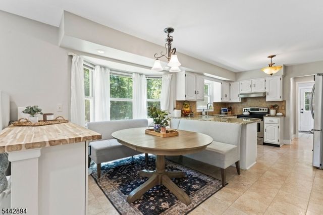 400 Ernest Dr, Hillsborough Twp., NJ 08844