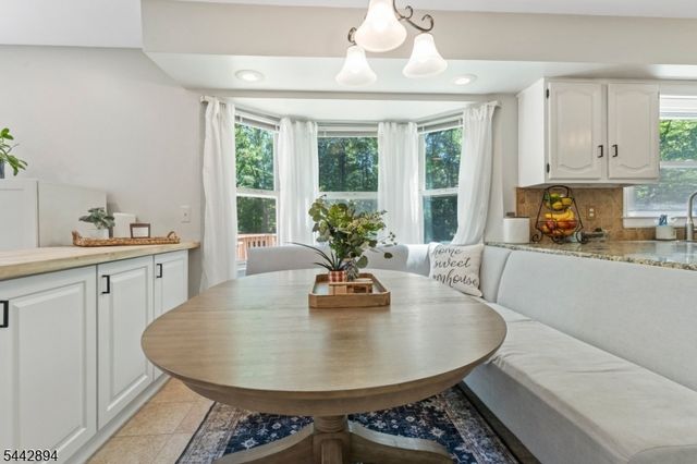 400 Ernest Dr, Hillsborough Twp., NJ 08844