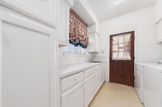 15118 Terrace Oaks Drive, Houston, TX 77068