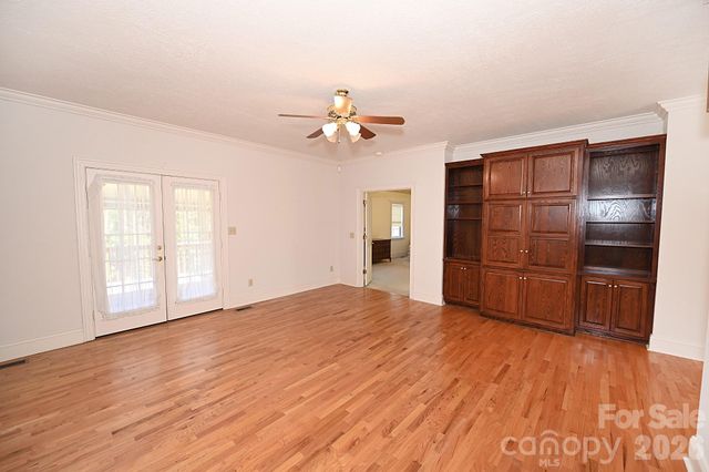 640 40th Avenue Lane NW, Hickory, NC 28601