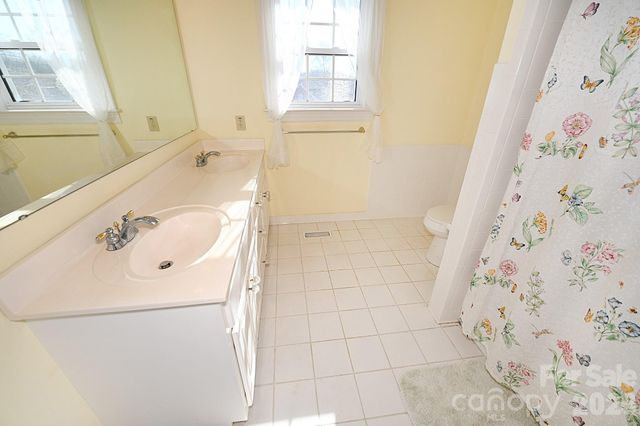 640 40th Avenue Lane NW, Hickory, NC 28601