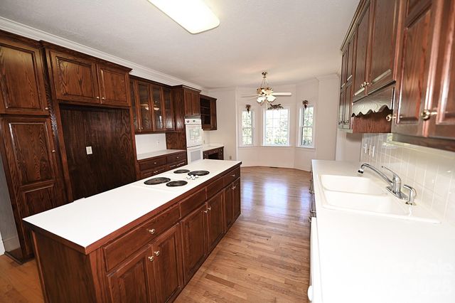 640 40th Avenue Lane NW, Hickory, NC 28601