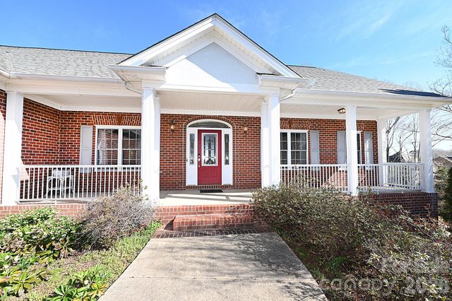 640 40th Avenue Lane NW, Hickory, NC 28601