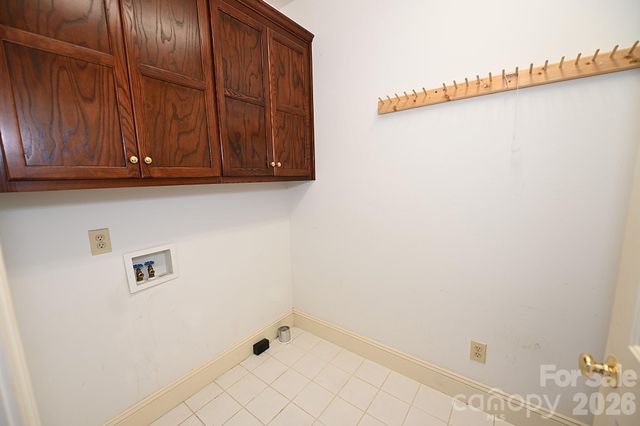 640 40th Avenue Lane NW, Hickory, NC 28601