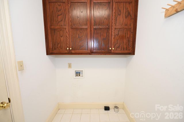 640 40th Avenue Lane NW, Hickory, NC 28601