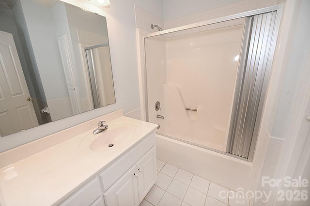 640 40th Avenue Lane NW, Hickory, NC 28601