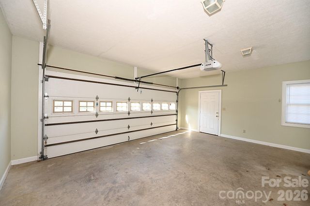 640 40th Avenue Lane NW, Hickory, NC 28601