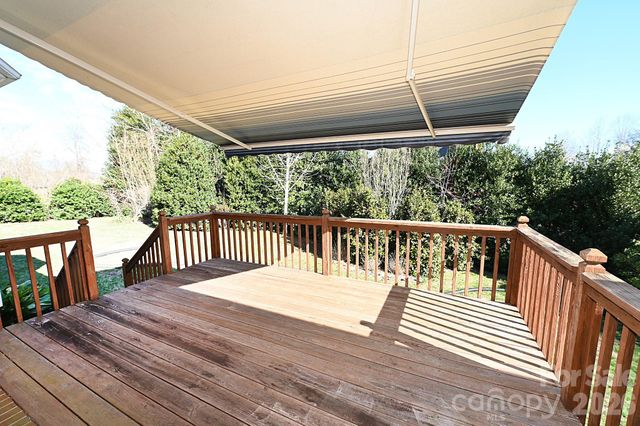 640 40th Avenue Lane NW, Hickory, NC 28601