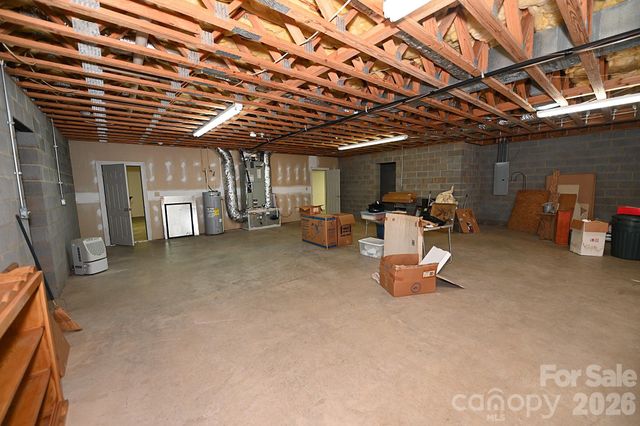 640 40th Avenue Lane NW, Hickory, NC 28601