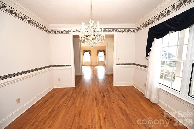 640 40th Avenue Lane NW, Hickory, NC 28601