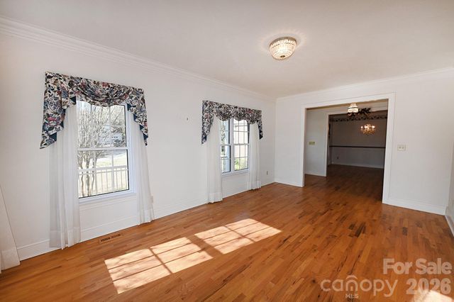 640 40th Avenue Lane NW, Hickory, NC 28601