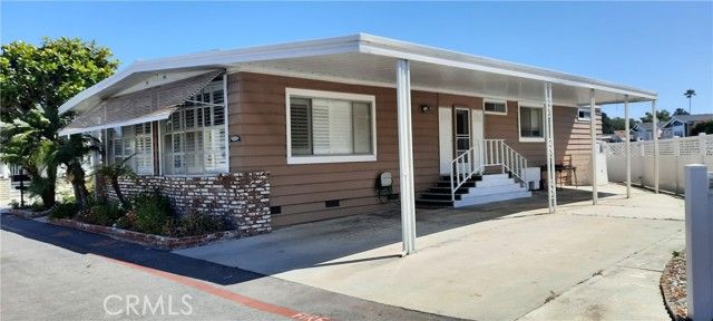 16462 Poipu Lane, Huntington Beach, CA 92649